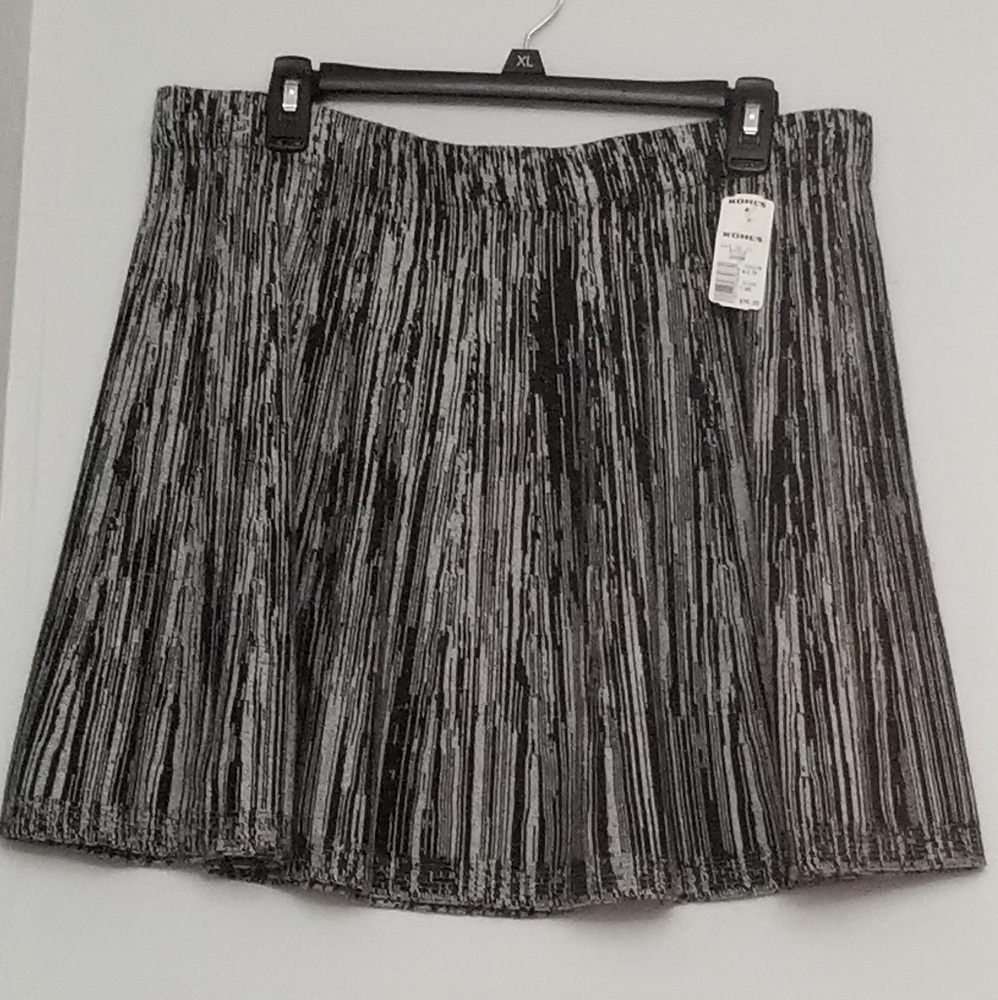 Candies black and white sweater skater skirt